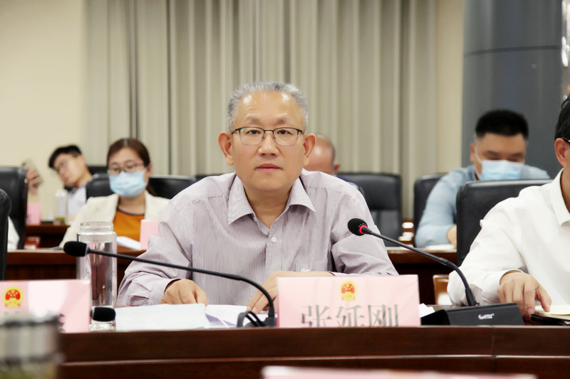 6臺兒莊區(qū)人大常委會黨組成員、副主任張延剛.jpg